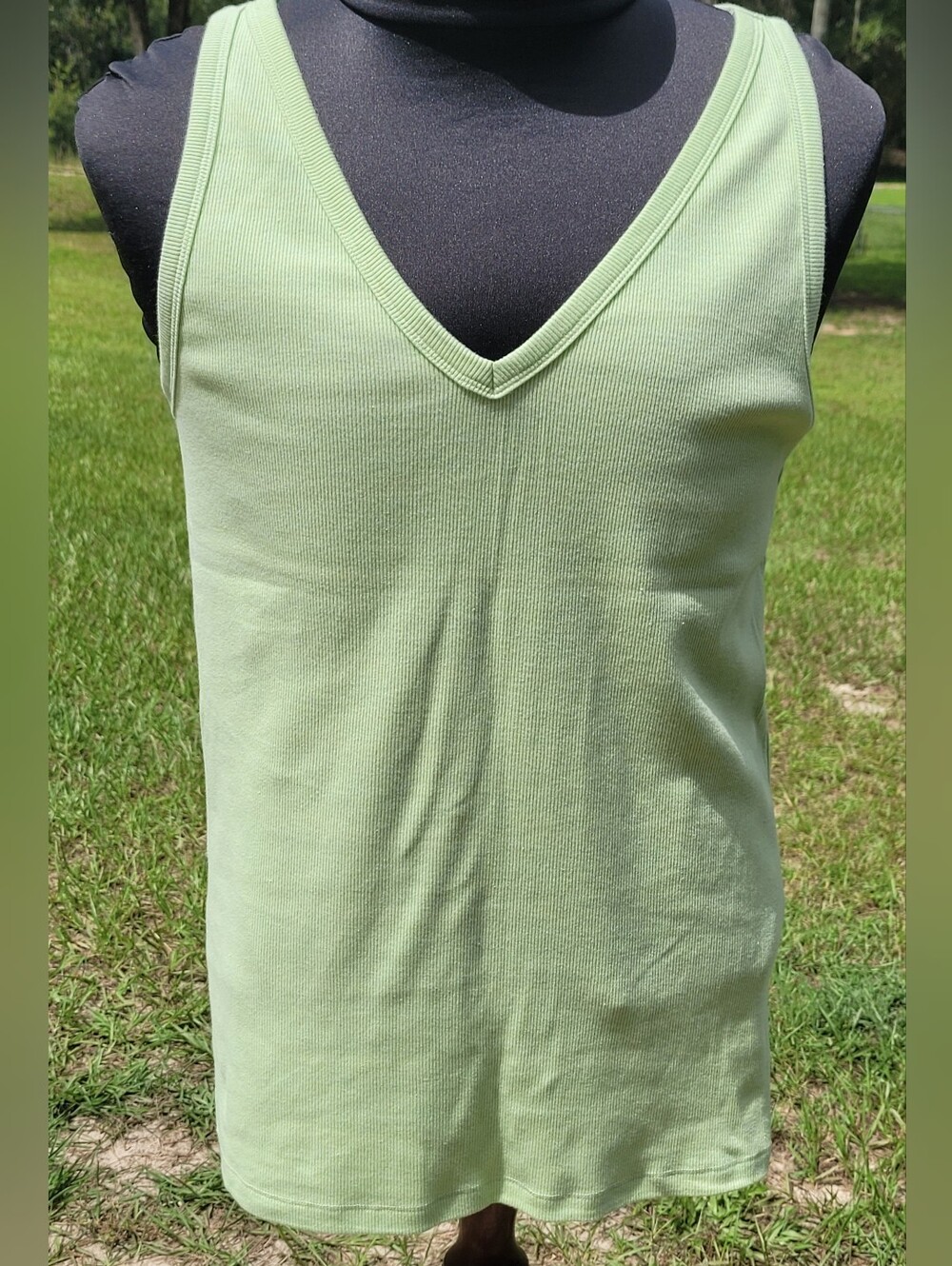 Old Navy Ribbed V-Neck Tank Top ❤️ Size XL~ Beautiful!!